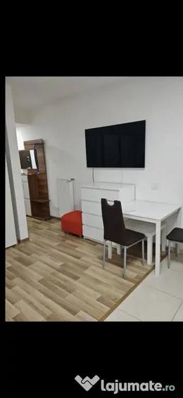 Garsonieră în Apărătorii Patriei