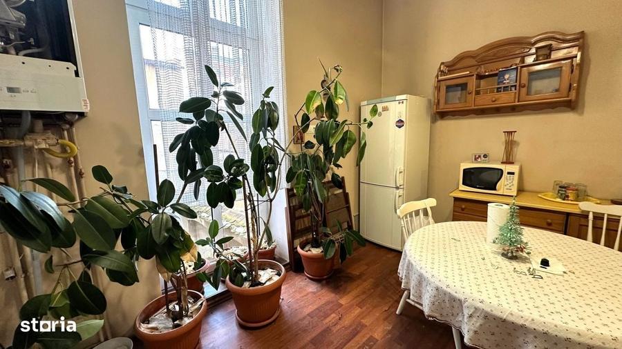 Apartament cu 3 camere decomandat în Ultracentral