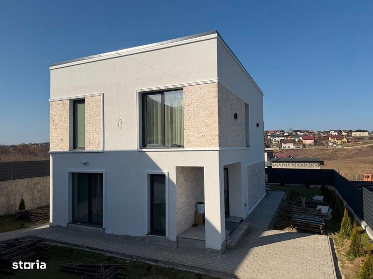 Casă cu 4 camere cu Teren 420 Mp în Miroslava