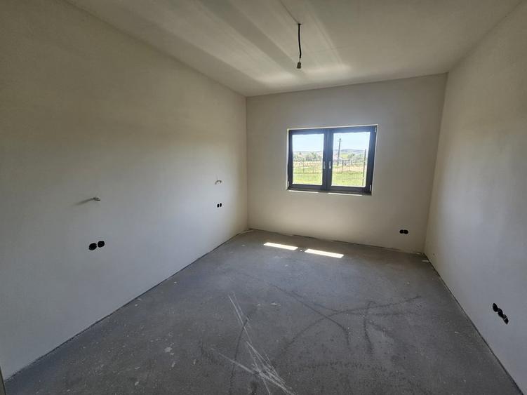 Casă individuală cu 4 camere cu Canalizare în Exterior Nord