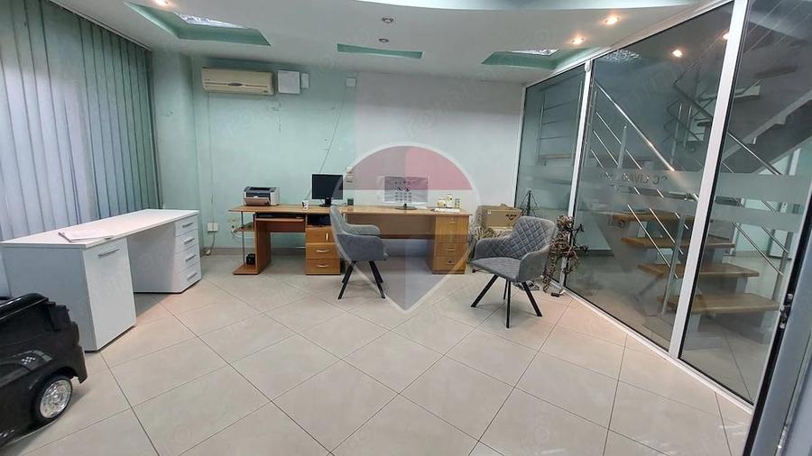 Spațiu comercial, de 880 mp, în Muntenii de Jos
