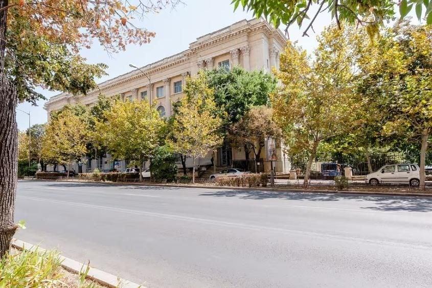 Apartament cu 2 camere semidecomandat, mobilat în Cișmigiu