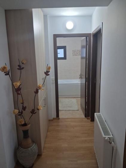 Apartament cu 3 camere decomandat în Exterior Vest