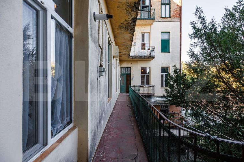 Apartament cu 5 camere decomandat în Sinaia