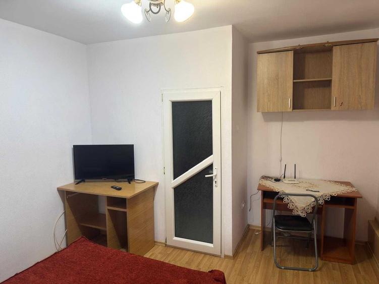 Garsonieră semidecomandată în Micro 40