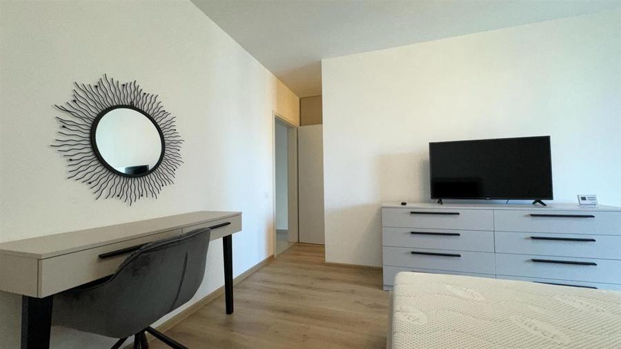 Apartament cu 2 camere decomandat, mobilat în Tractorul