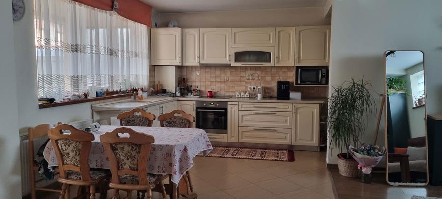 Casă cu 4 camere în Ultracentral