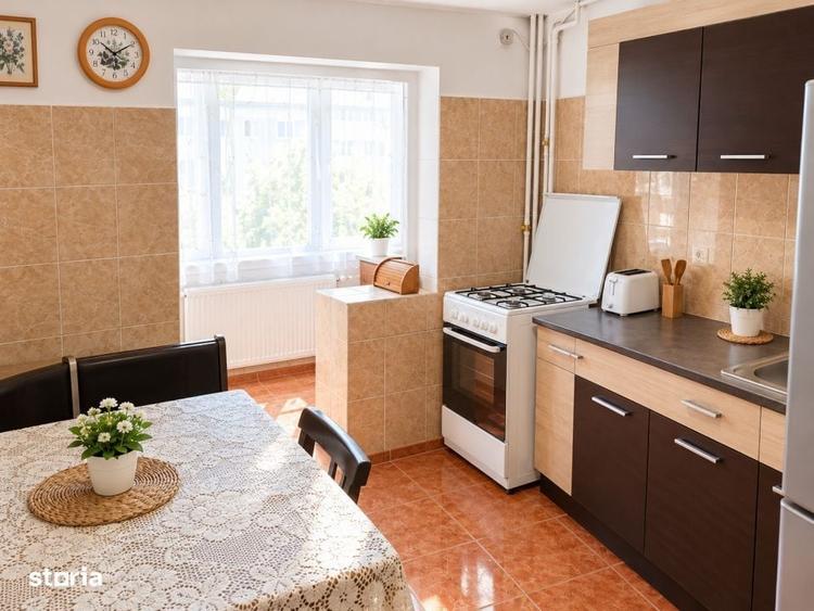 Apartament cu 3 camere decomandat în Eremia