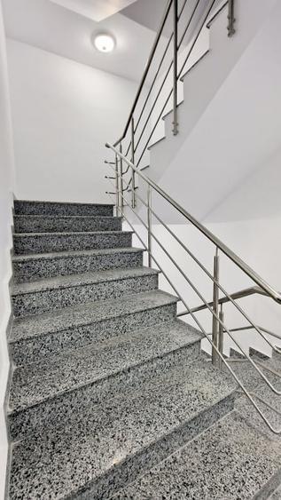 Apartament cu 3 camere decomandat în Andronache