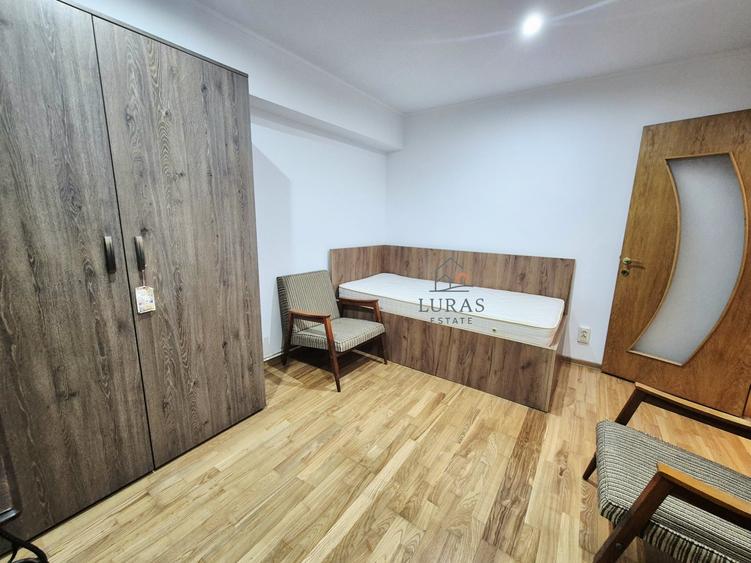 Apartament cu 3 camere decomandat, mobilat în Dacia