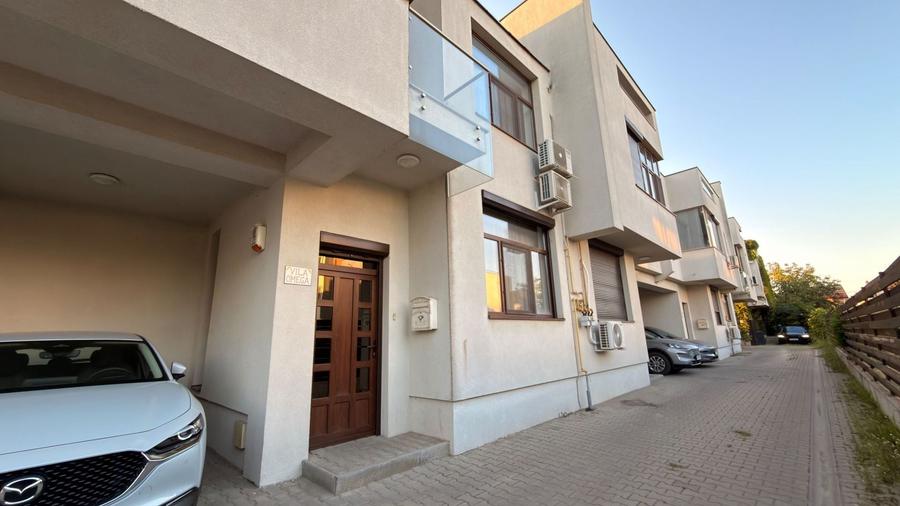 Casă individuală cu 4 camere cu Canalizare în Central