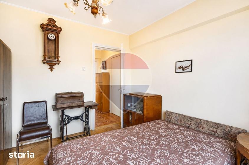 Apartament cu 3 camere semidecomandat în Grigorescu