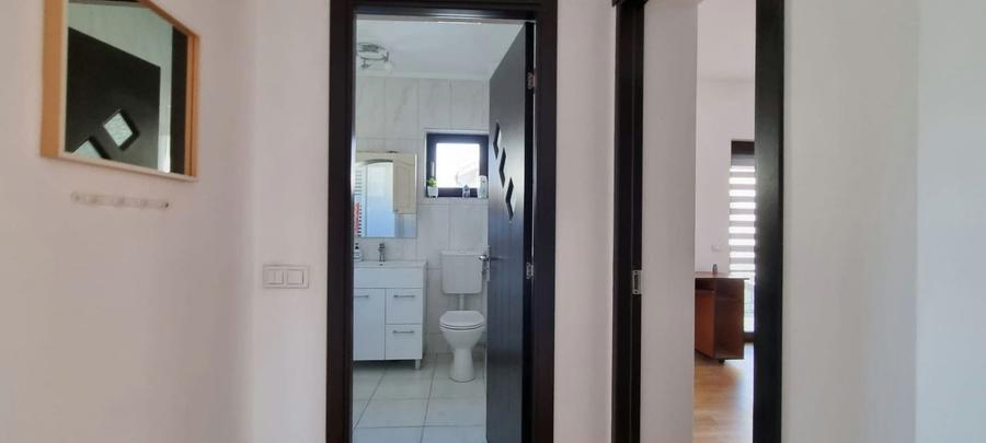Casă individuală cu 4 camere cu Canalizare în Nord