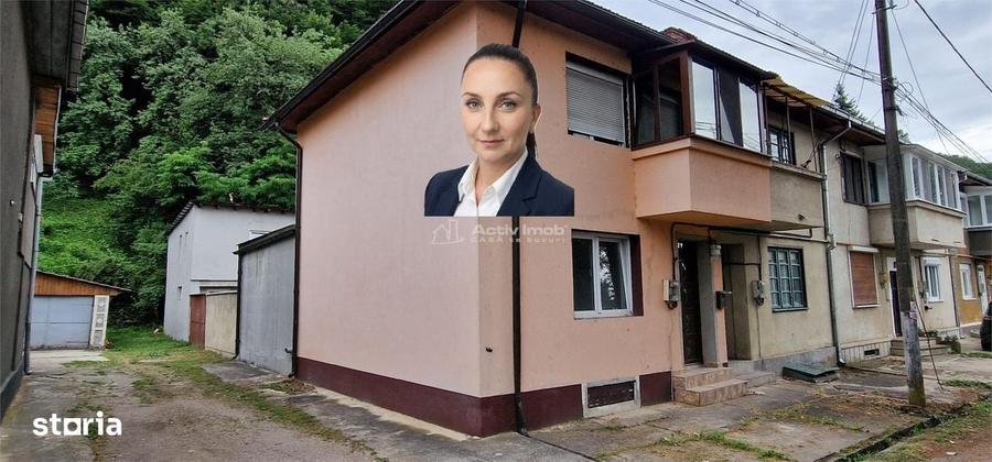 Casă cu 4 camere în Muncitoresc