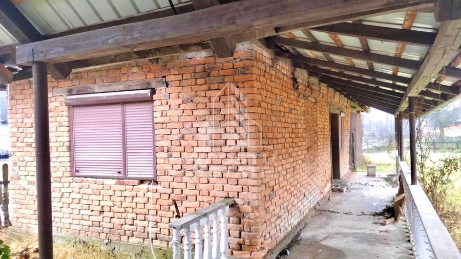 Casă individuală cu 6 camere cu Canalizare în Măgulicea