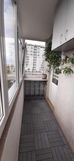 Apartament cu 3 camere decomandat în Valea Oltului
