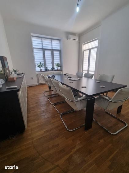 Apartament cu 5 camere decomandat în Iancului