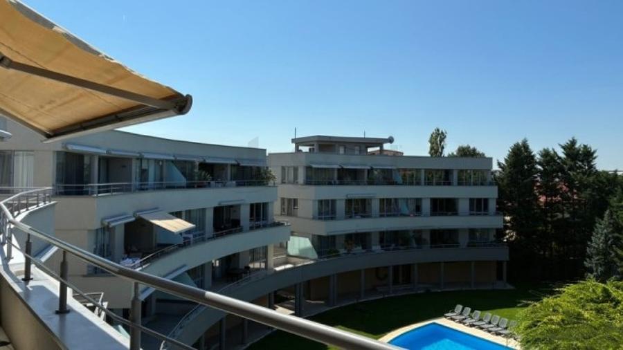 Apartament cu 4 camere decomandat în Iancu Nicolae