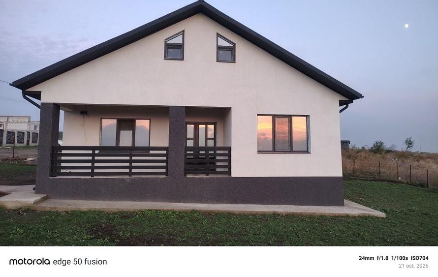 Casă cu 4 camere cu Teren 550 Mp în Braniștea
