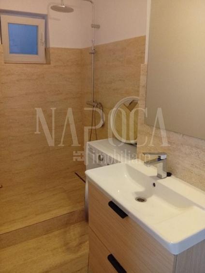 Apartament cu 3 camere decomandat în Cantemir