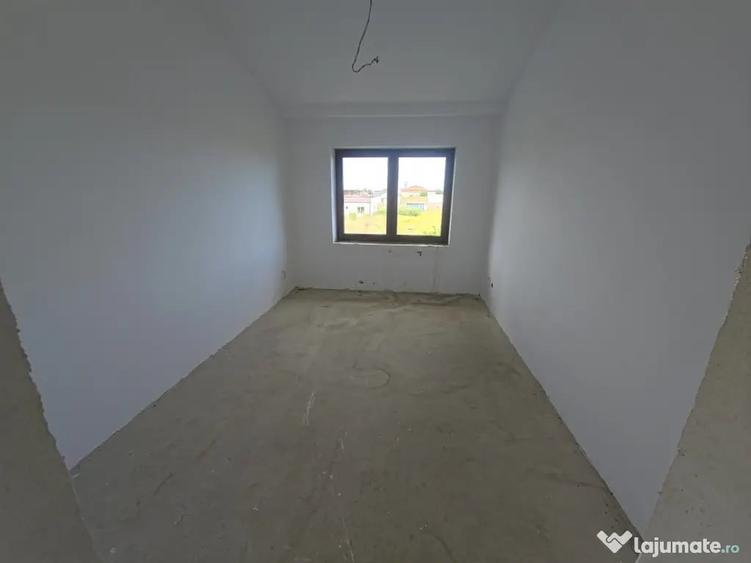 Casă cu 4 camere cu Teren 362 Mp în Cumpăna