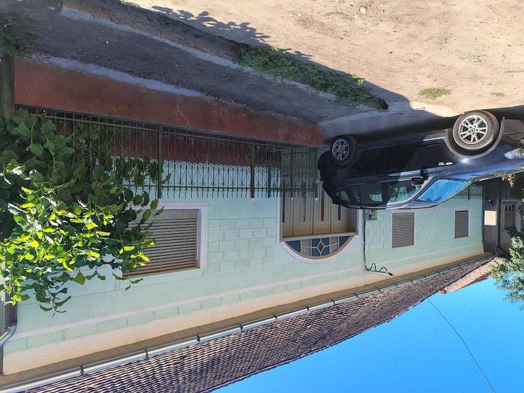 Casă cu 4 camere cu Teren 1700 Mp în Chisindia
