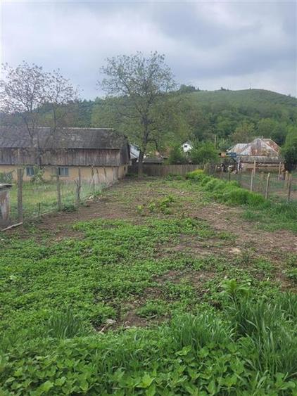Casă cu 2 camere cu Teren 600 Mp în 9 Mai