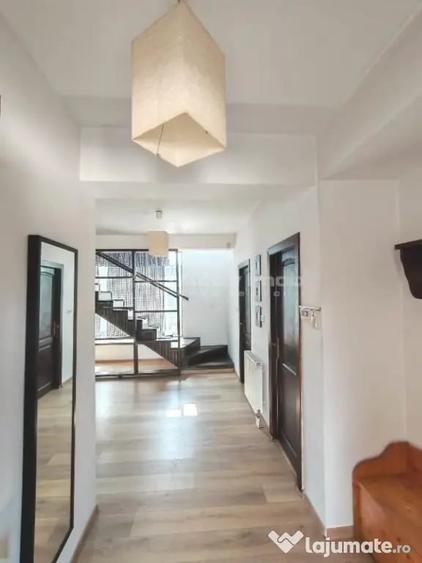 Casă cu 4 camere cu Teren 500 Mp în Prelungirea Ghencea