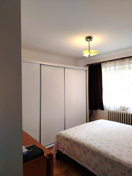 Apartament cu 3 camere decomandat în Exterior Nord