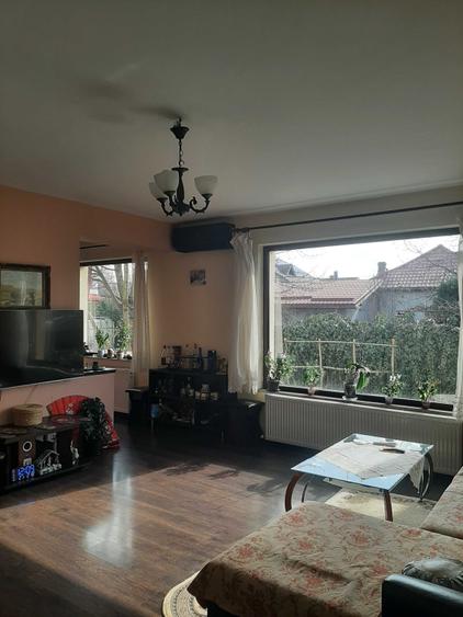 Casă cu 4 camere în Exterior Vest
