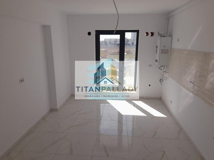 Apartament cu 4 camere decomandat în Titan