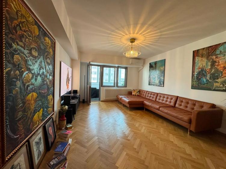 Apartament cu 3 camere semidecomandat, mobilat în Victoriei