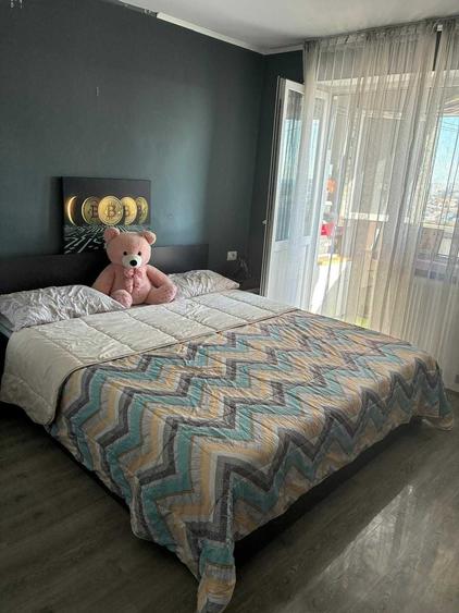 Apartament cu 3 camere decomandat în Rahova