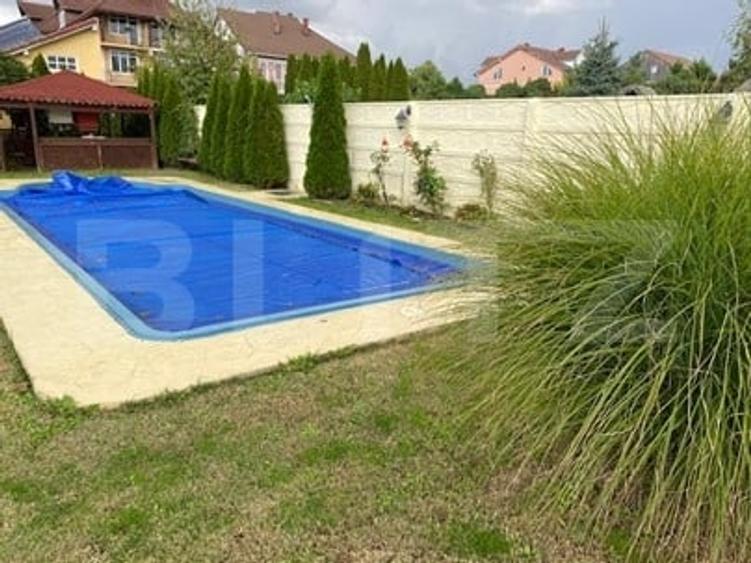Casă individuală cu 8 camere cu Piscina în Exterior Nord