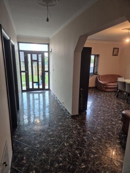 Casă cu 4 camere în Holboca