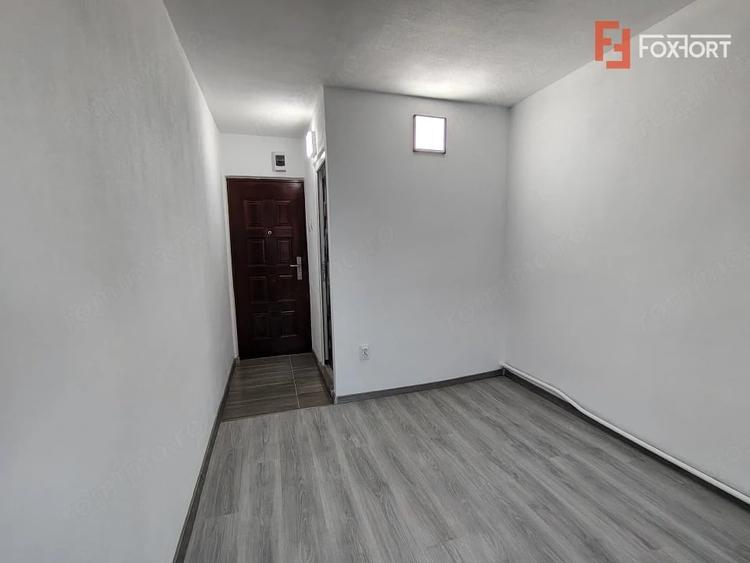 Garsonieră decomandată în Poltur