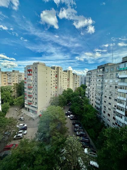 Apartament cu 3 camere decomandat, mobilat în Tineretului