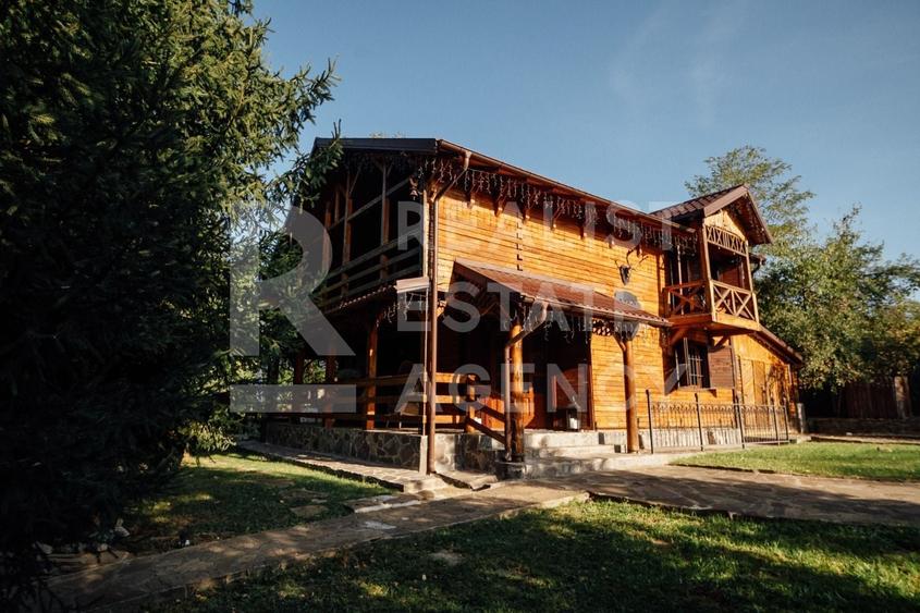 Casă individuală cu 6 camere cu Piscina în Mehedința
