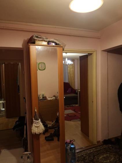 Apartament cu 3 camere decomandat în Cornișa