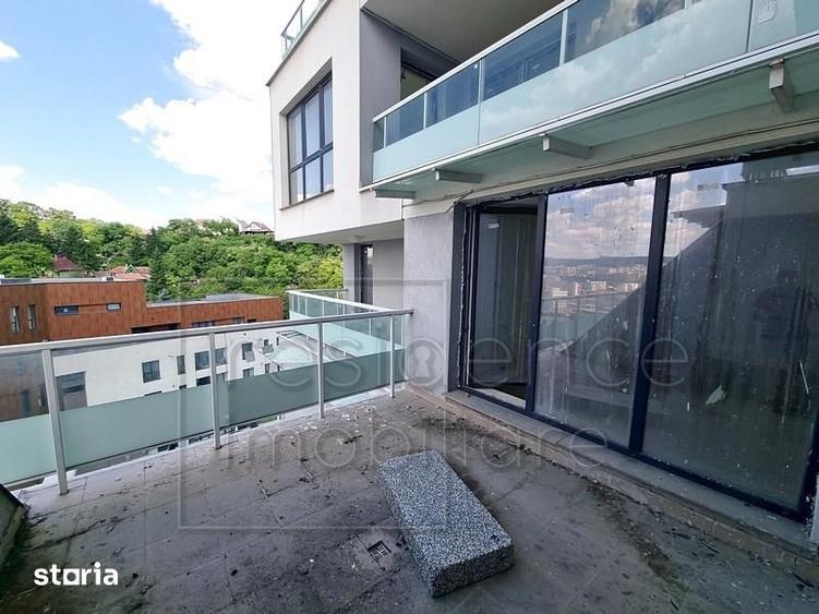 Apartament cu 4 camere decomandat în Gruia