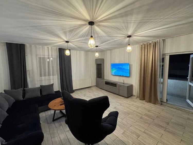 Apartament cu 3 camere decomandat, mobilat în Florești