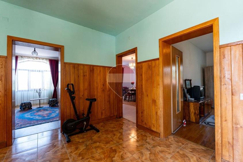 Casă individuală cu 3 camere cu Teren 3166 Mp în Burjuc
