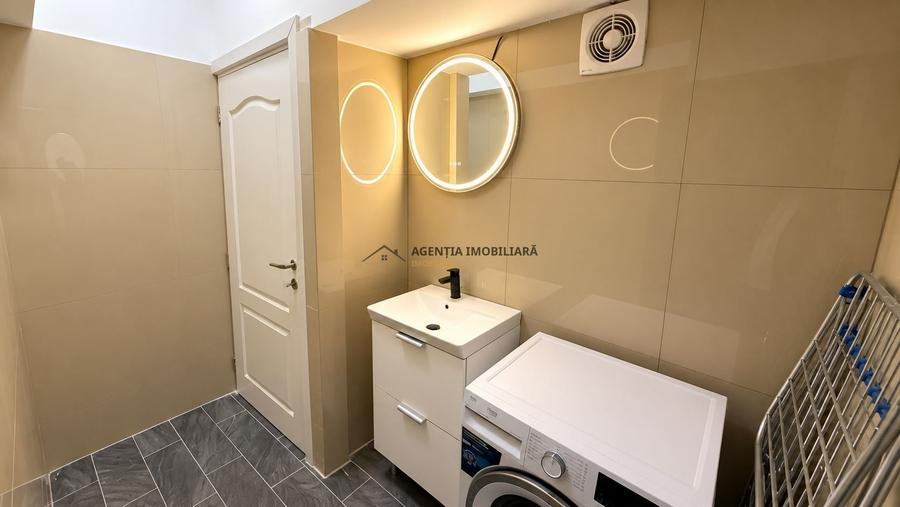 Apartament cu 3 camere circular, mobilat în P-ța Unirii