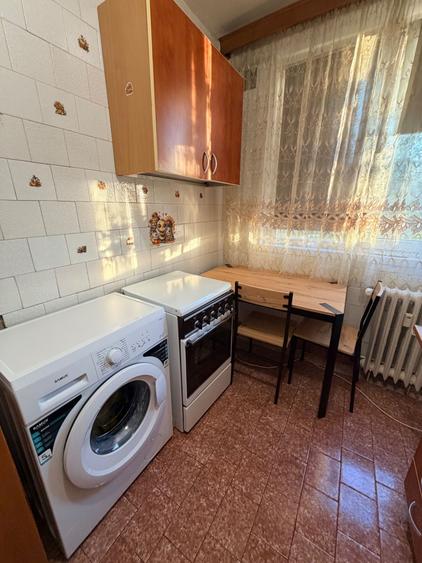 Apartament cu 2 camere decomandat în Giulești