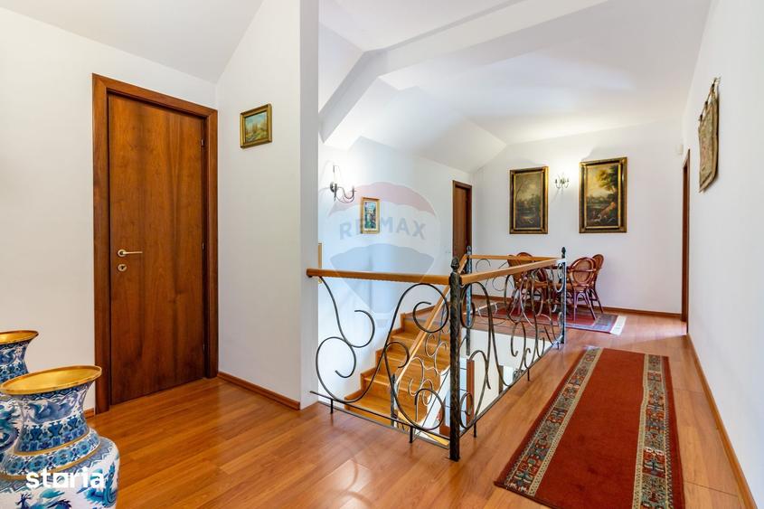 Casă cu 5 camere cu Teren 801 Mp în Tamași