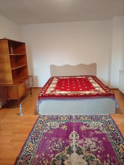 Apartament cu 2 camere decomandat în Titan