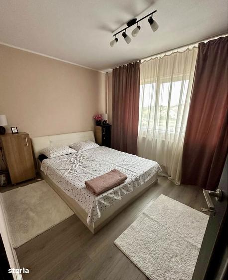 Apartament cu 4 camere semidecomandat în Rogerius