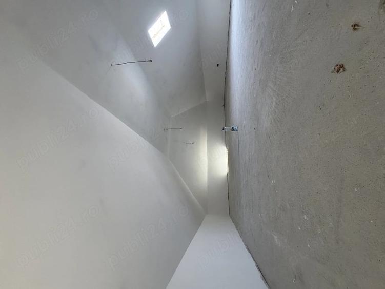 Casă cu 5 camere cu Teren 600 Mp în Poiana lui Stângă