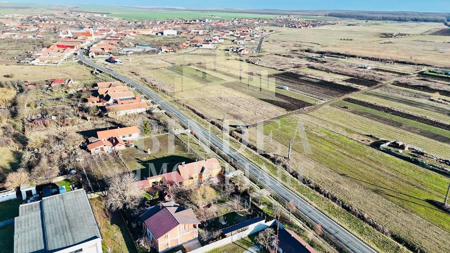 Teren Construcții intravilan de 1500 mp, în Pișchia