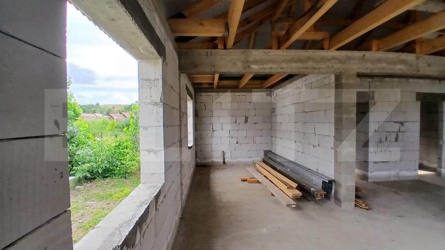 Casă individuală cu 3 camere cu Canalizare în Suseni